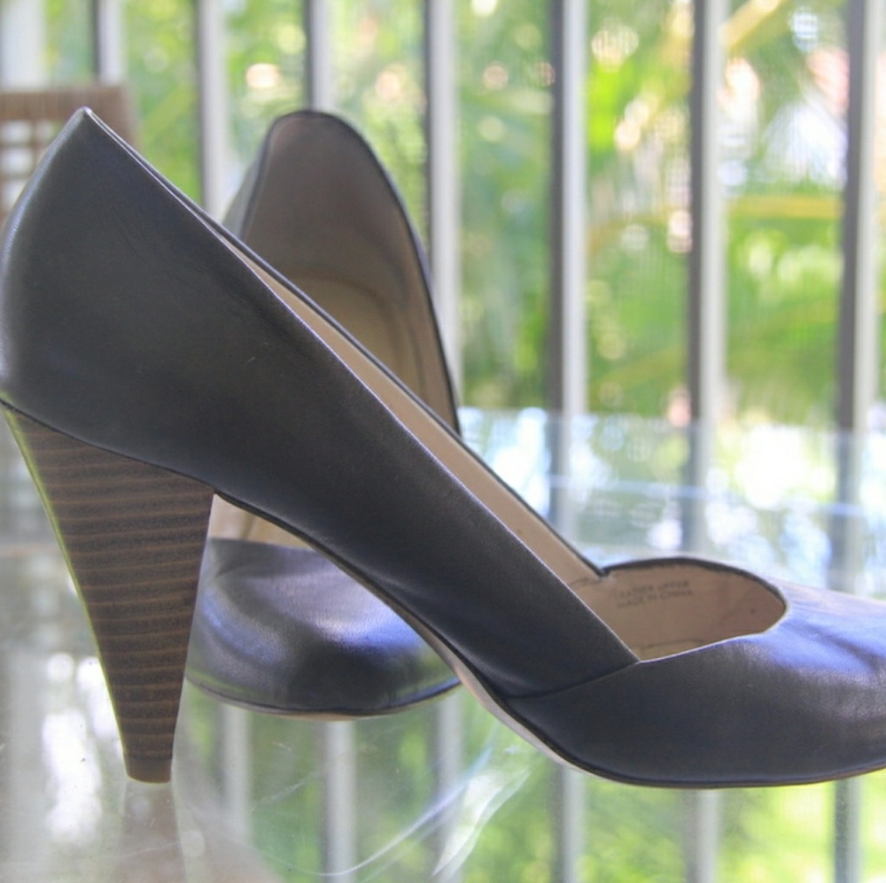 Tahari dark grey leather heels.